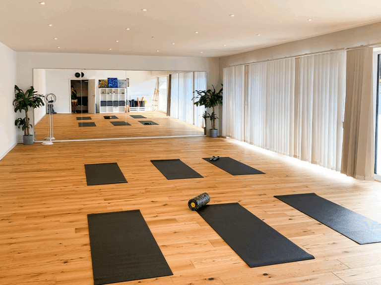 Seminarraum und Bewegungsraum mieten in Schupfart – heller, vielseitiger Raum bei IchBinGesund für Kurse, Workshops und Bewegungseinheiten. Kurse Schupfart