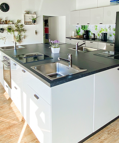 Moderne Eventküche mieten in Schupfart im Fricktal – IchBinGesund bietet stilvolle Küche für Firmenevents, Seminare und private Anlässe.